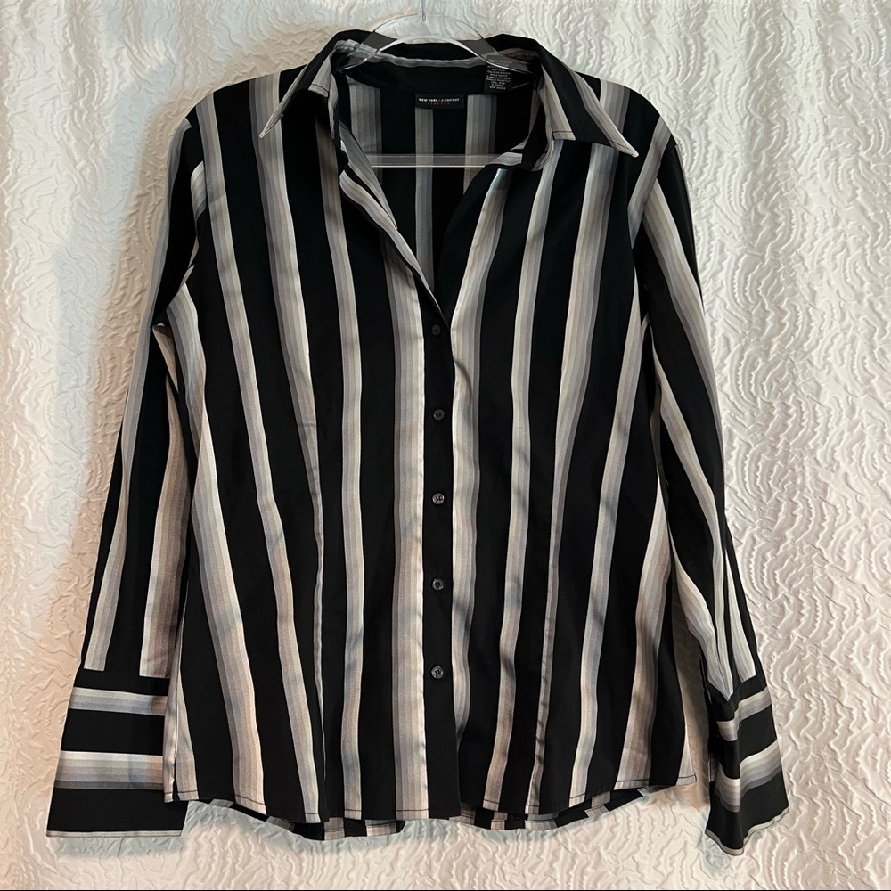 New York & Company Stretch Women's Large Button Down Dress shirt